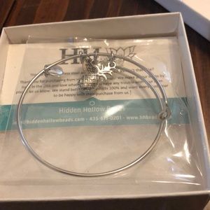 Hidden hollow stainless steel bangle